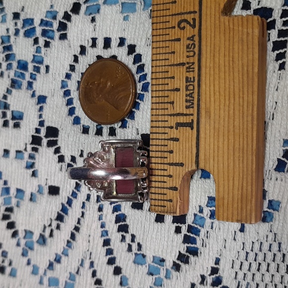 Red Stone Costume Jewelry Filagree Patterned Silver-Tone Ring - Picture 8 of 8